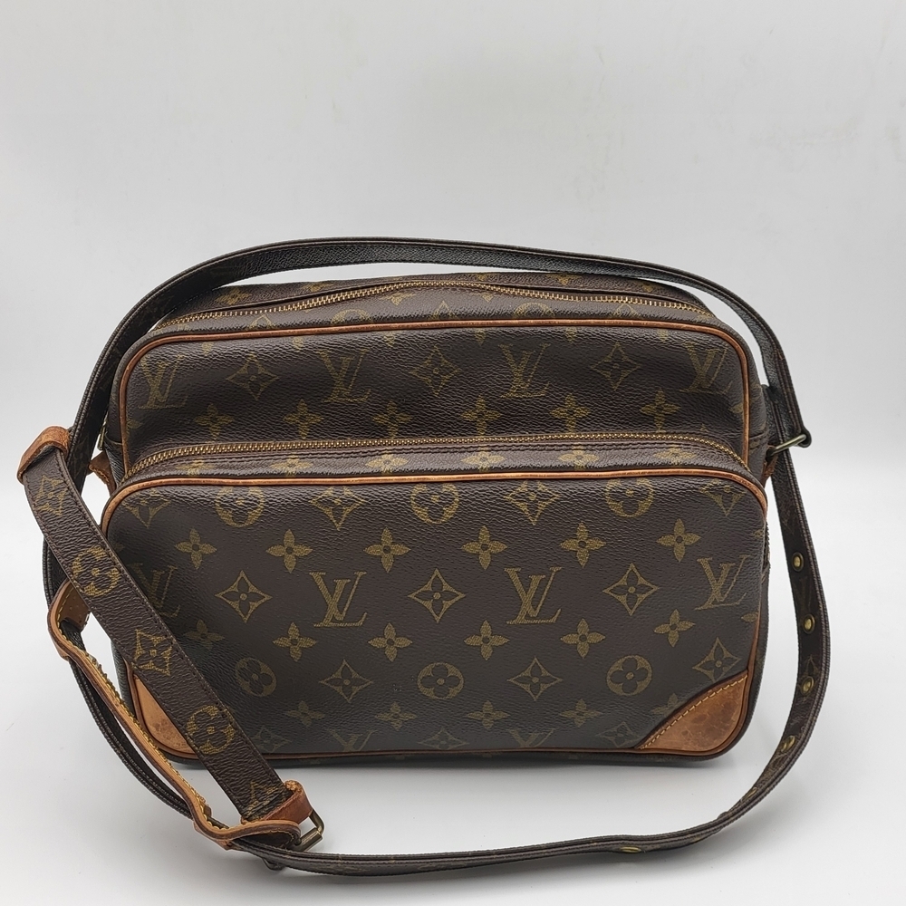 LOUIS VUITTON Monogram Nile Shoulder Bag..Authentic..!!